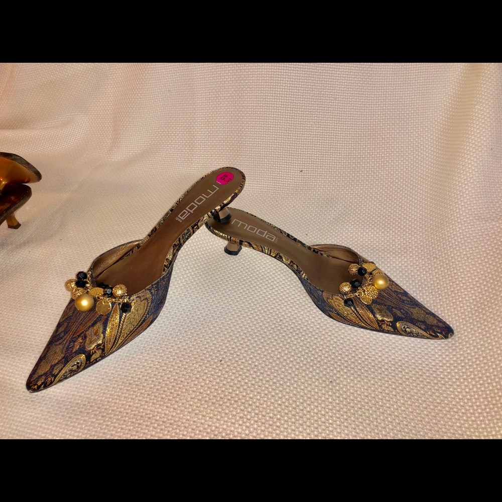 Moda Spana slip on kitten heels